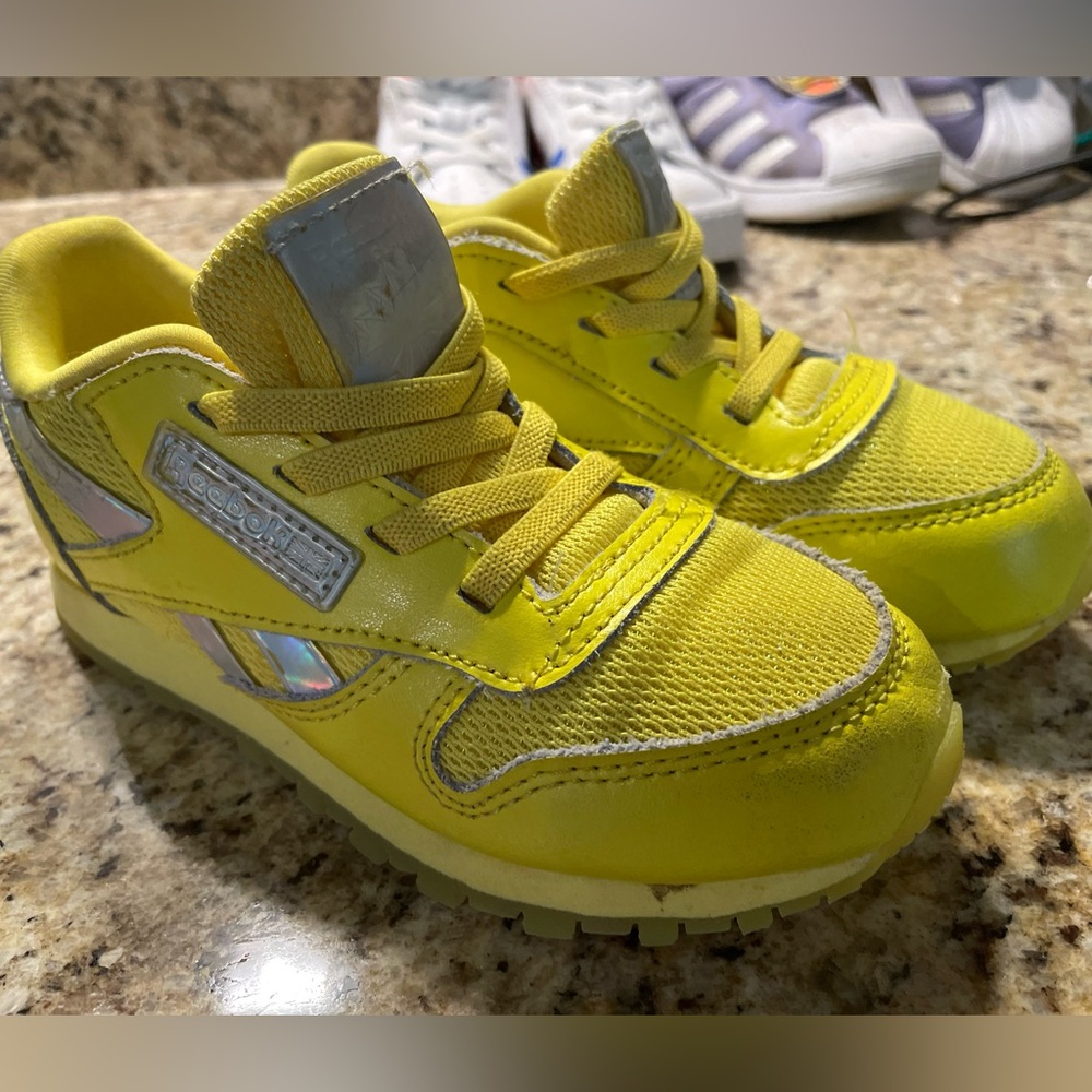 Girls 10c Reebok tennis shoes